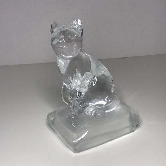 Cristal D’arques Cat sitting on a frosted crystal pillow - Picture 2 of 8